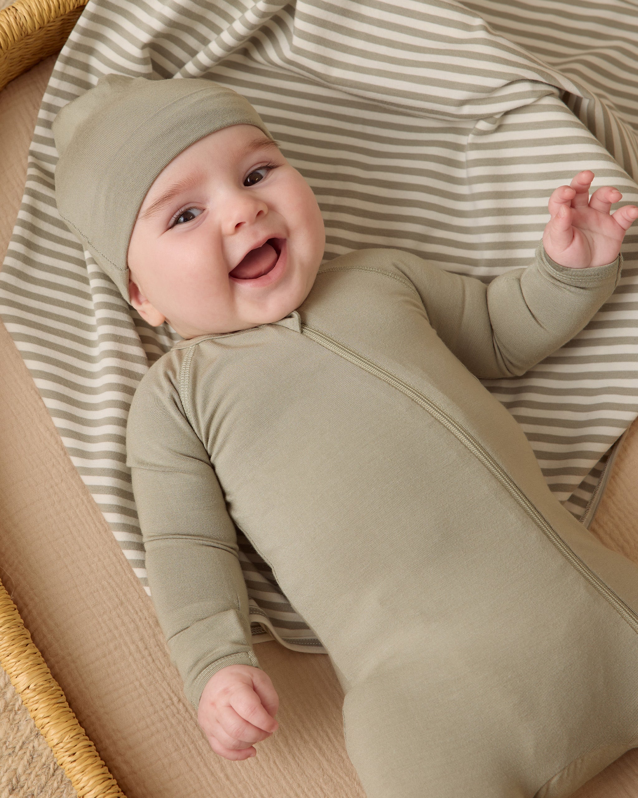 Bamboo Knotted Baby Hat || Fern - Image 4