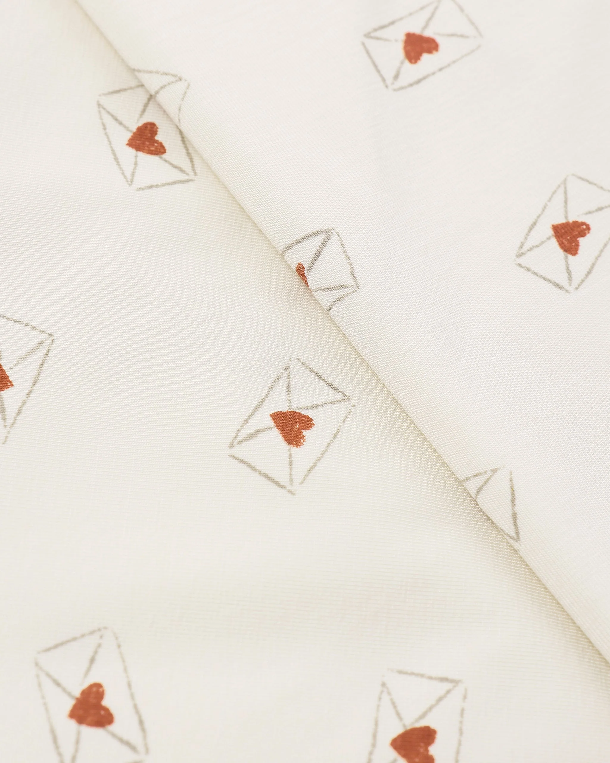 Bamboo Swaddle + Knotted Hat Valentine - Image 4
