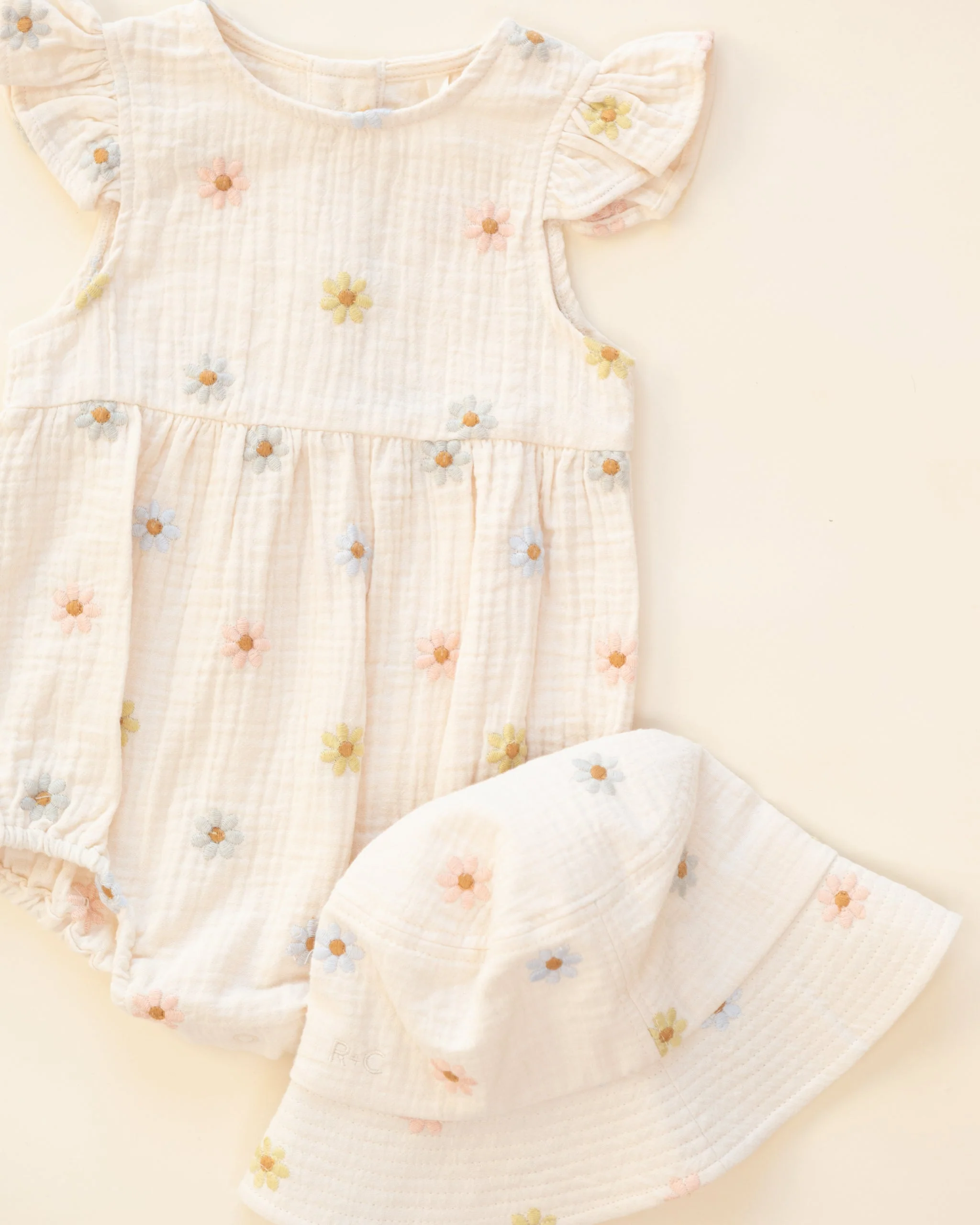 Bucket Hat Embroidered Daisies - Image 6