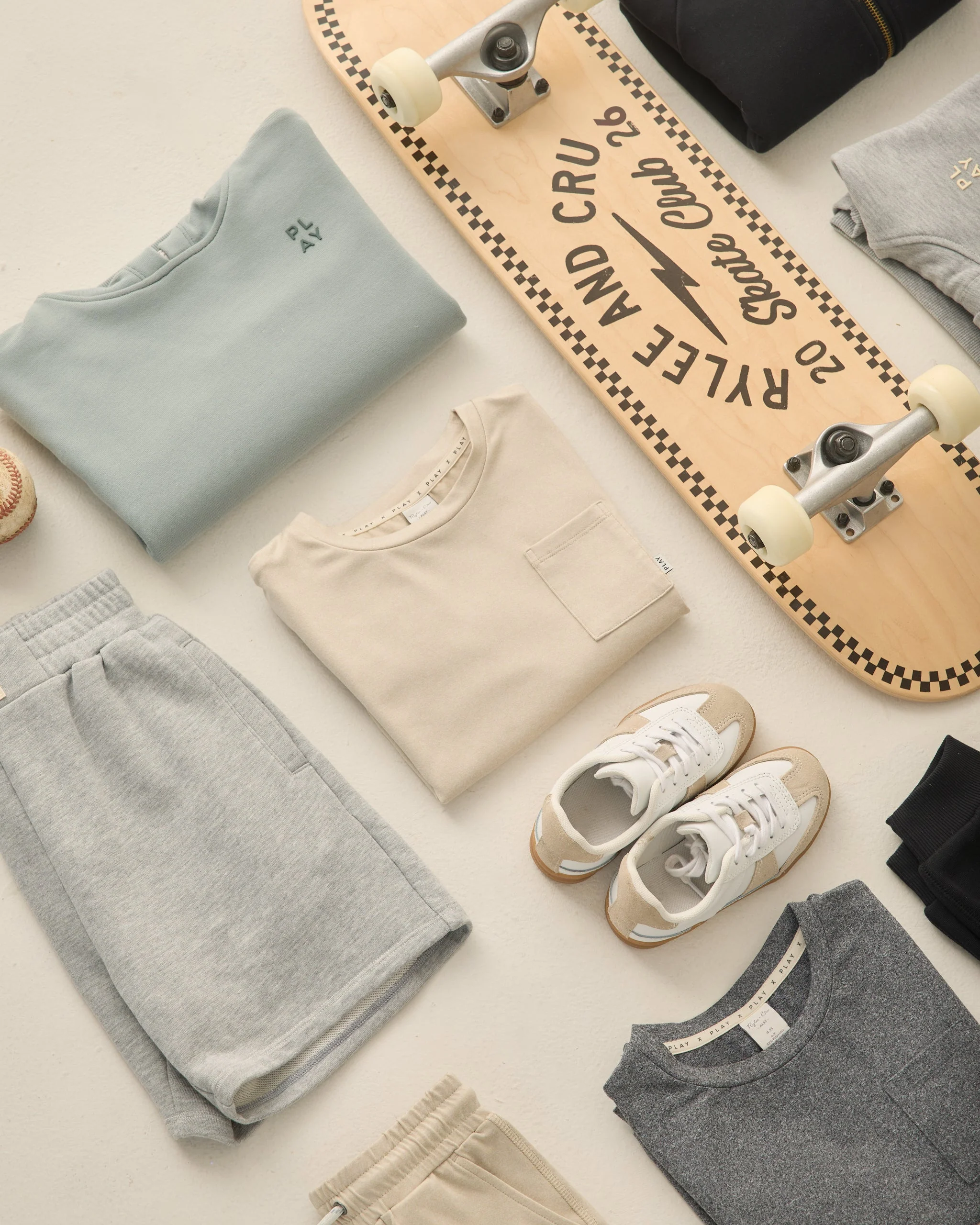 Cove Essential Pocket Tee Heathered Pebble - Image 3