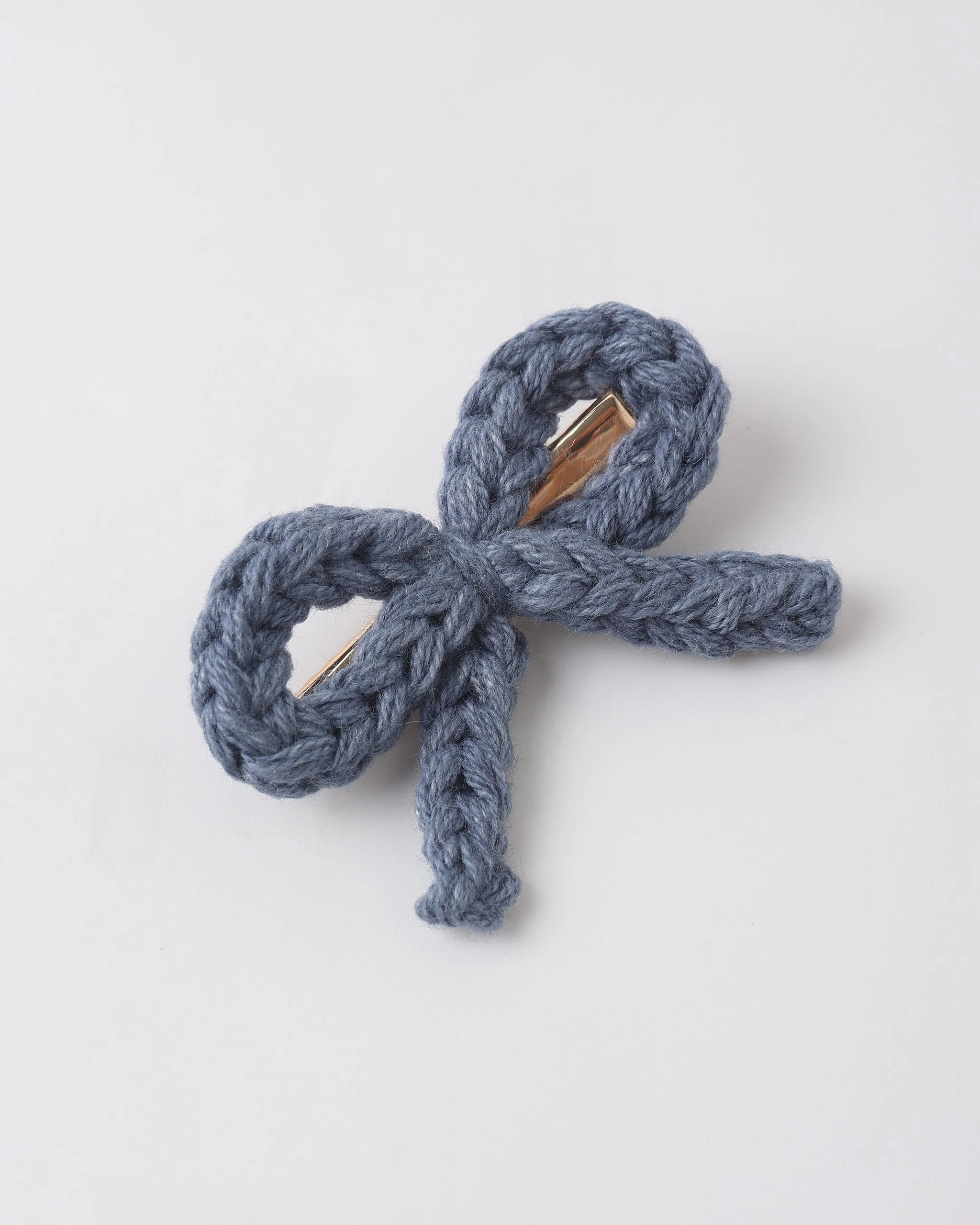 Crochet Bow Clip Marine - Image 6