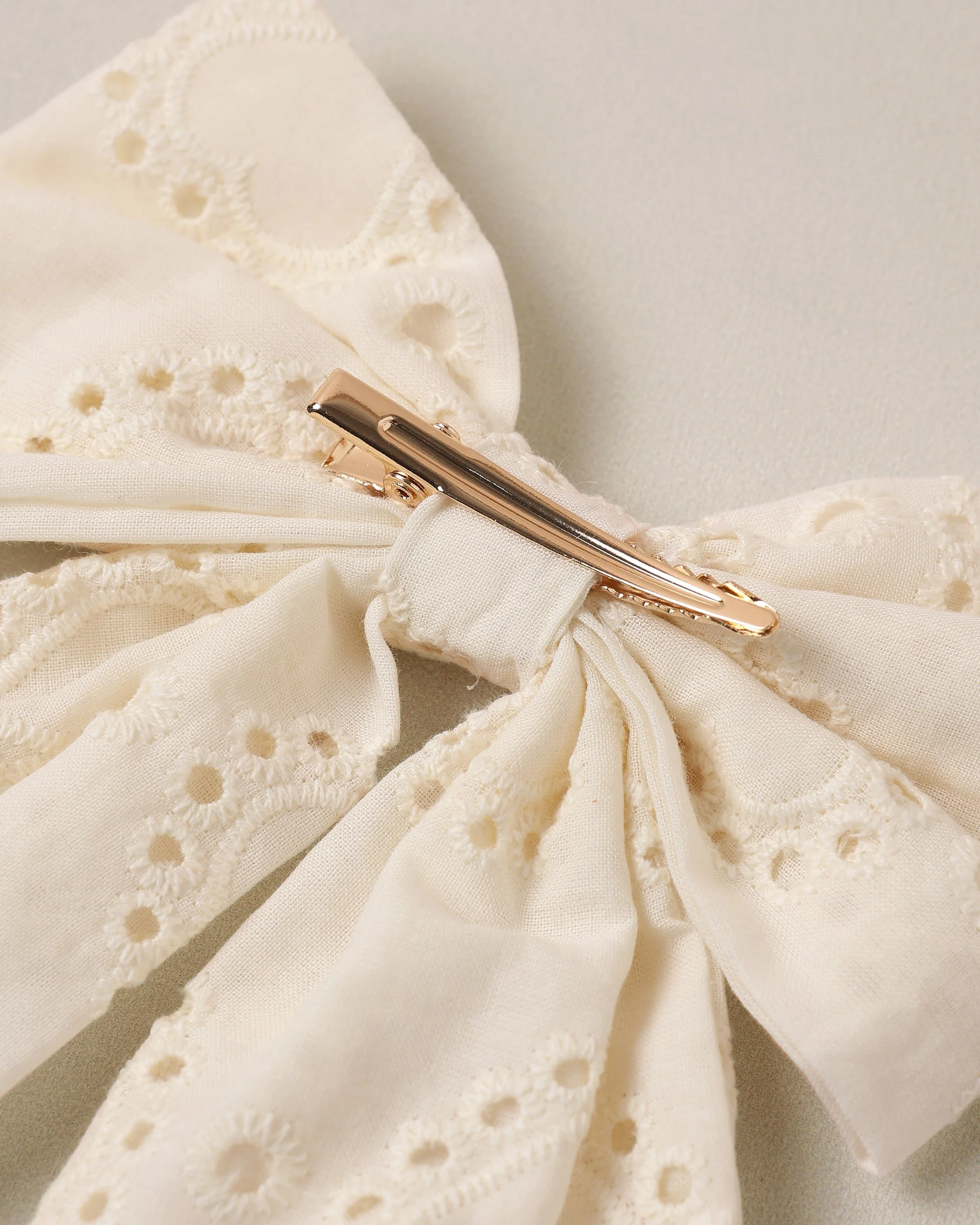 Everly Bow Ivory - Image 4
