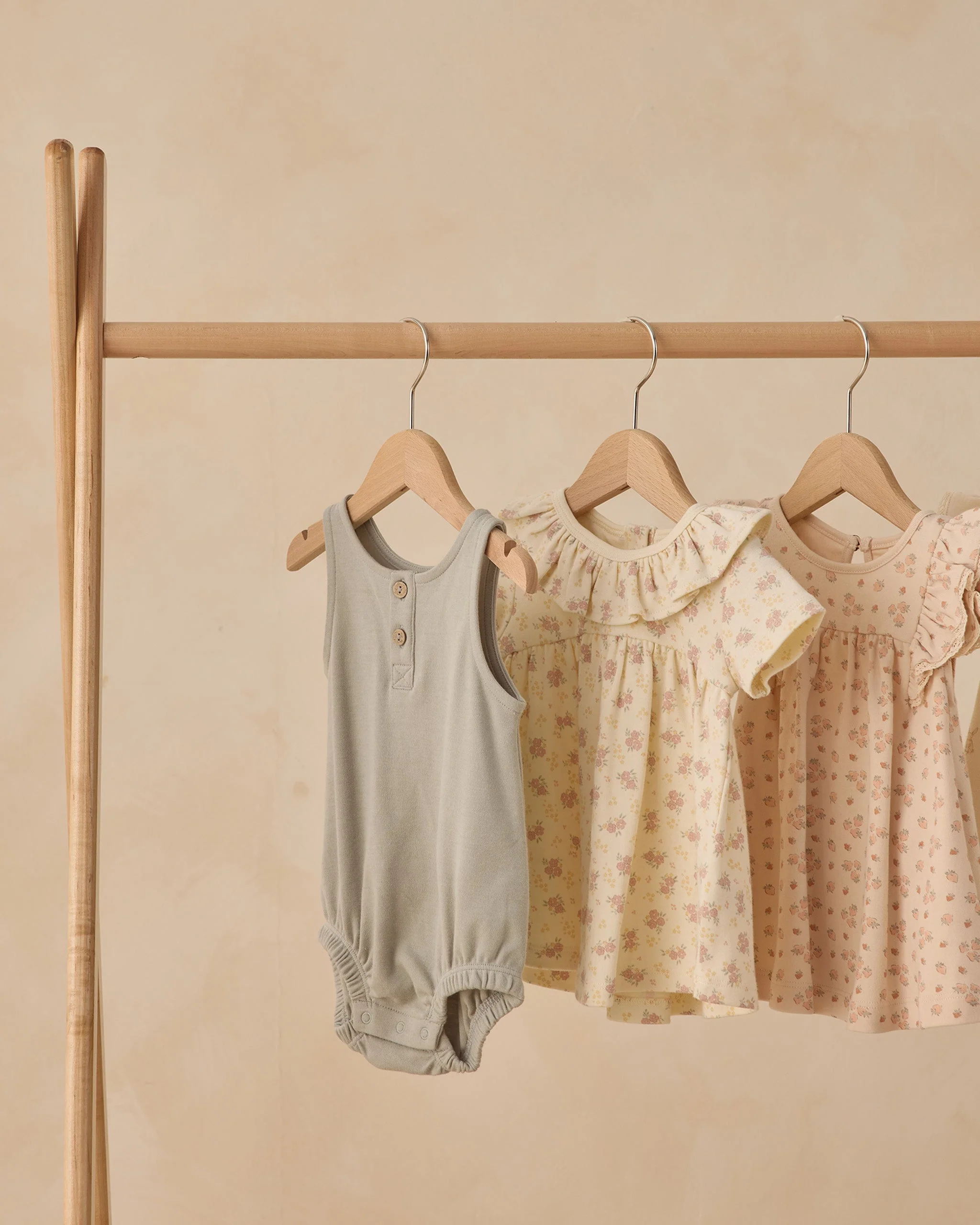 Flutter Dress Strawberries - Image 5