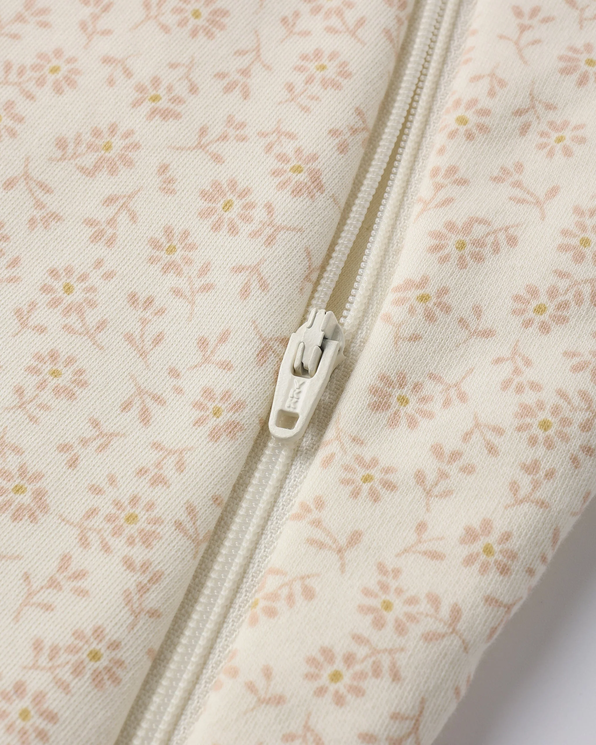 Jersey Sleep Bag Ditsy - Image 5