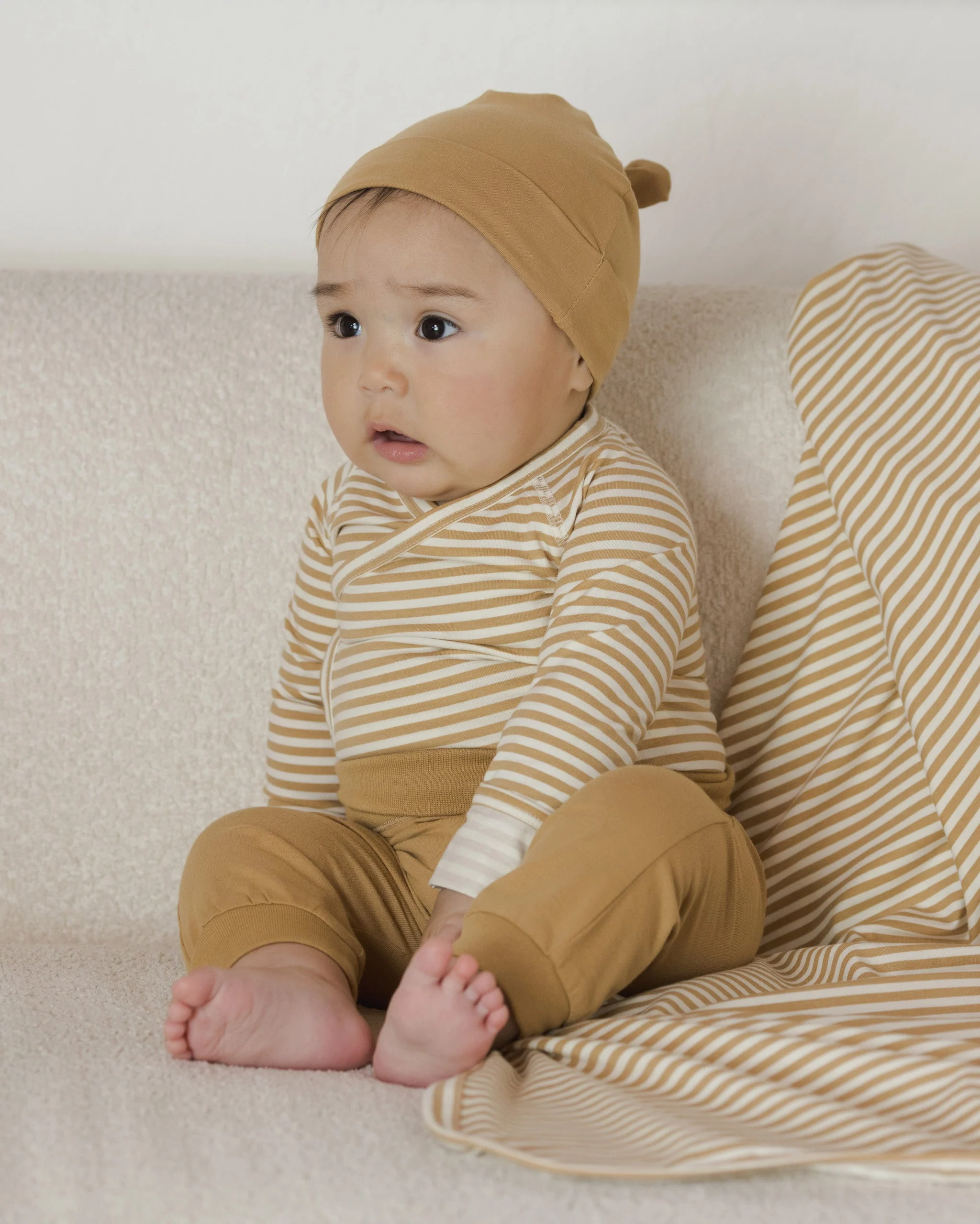 Knotted Baby Hat || Honey - Image 2
