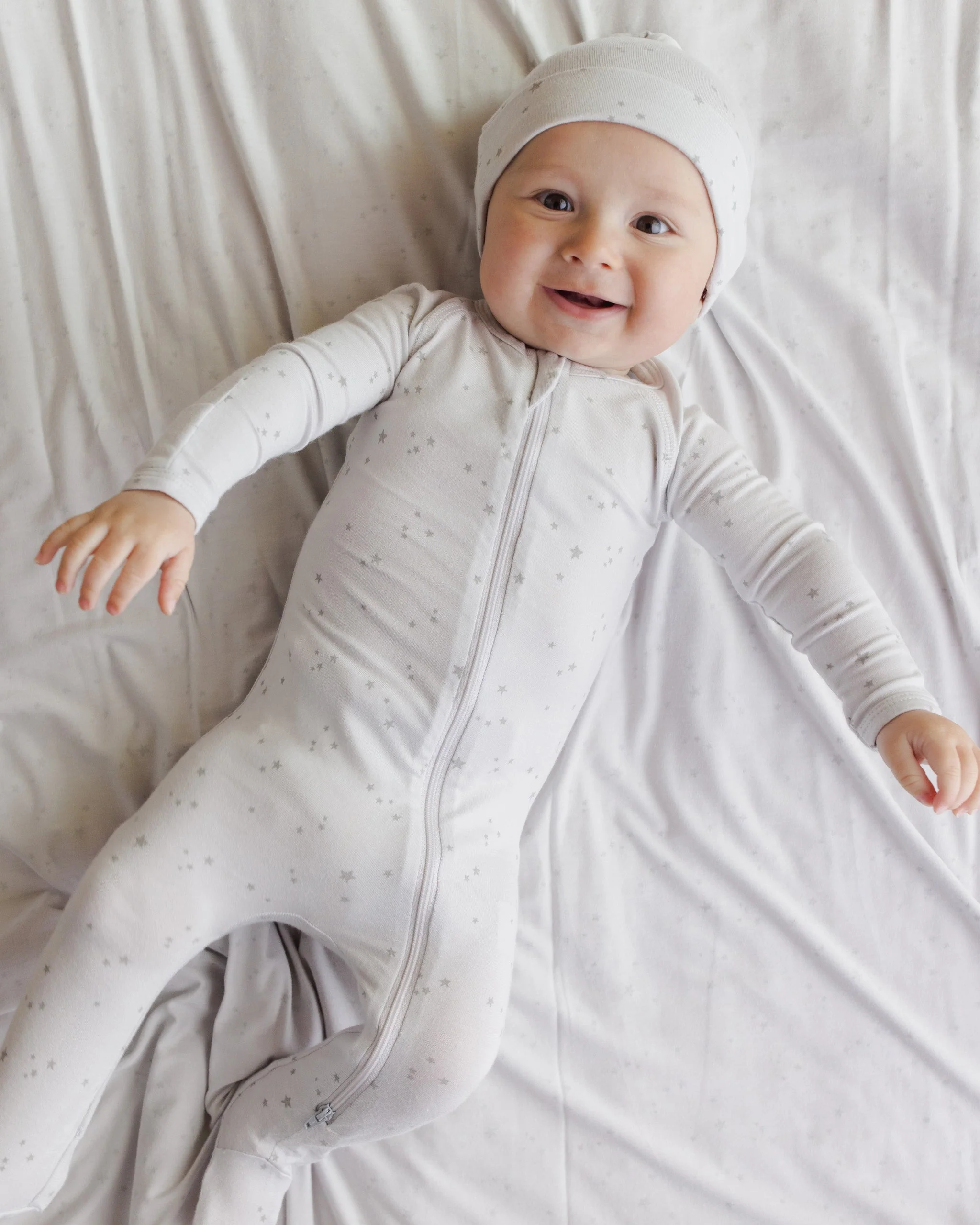 Knotted Baby Hat || Stars - Image 2