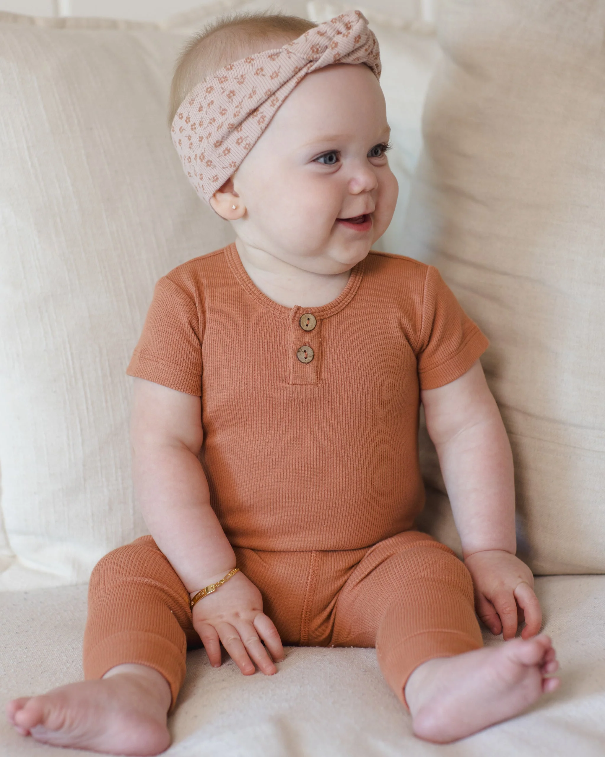 Knotted Headband Posy - Image 3