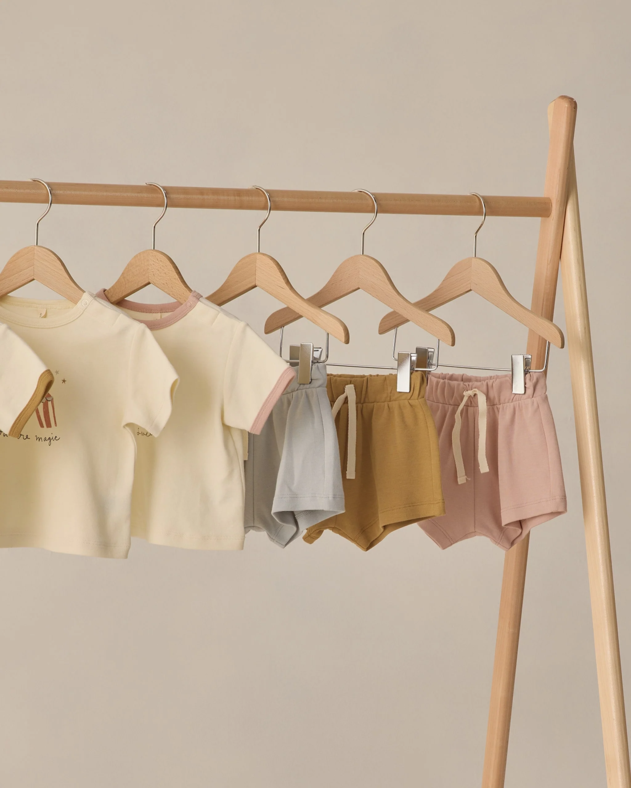 Play Short Honey - Image 5