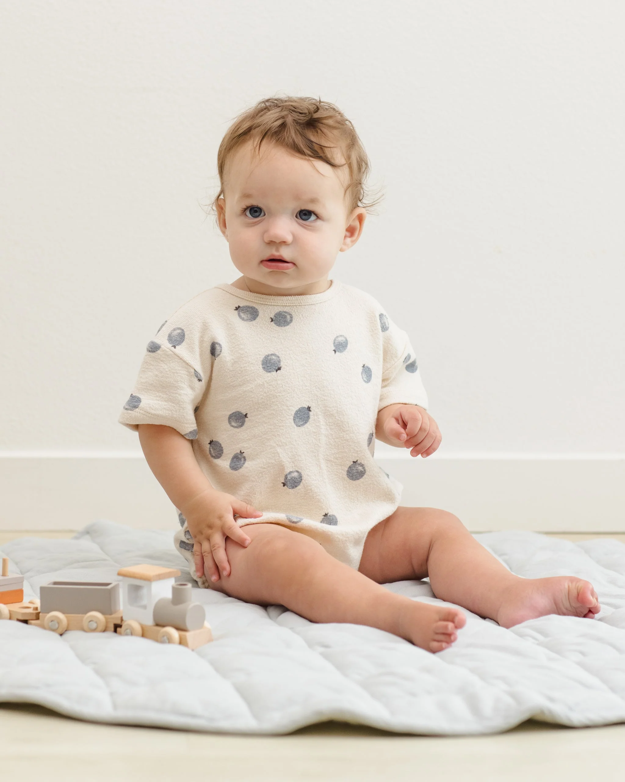 Relaxed Short Sleeve Bubble Romper Blueberries - Image 3