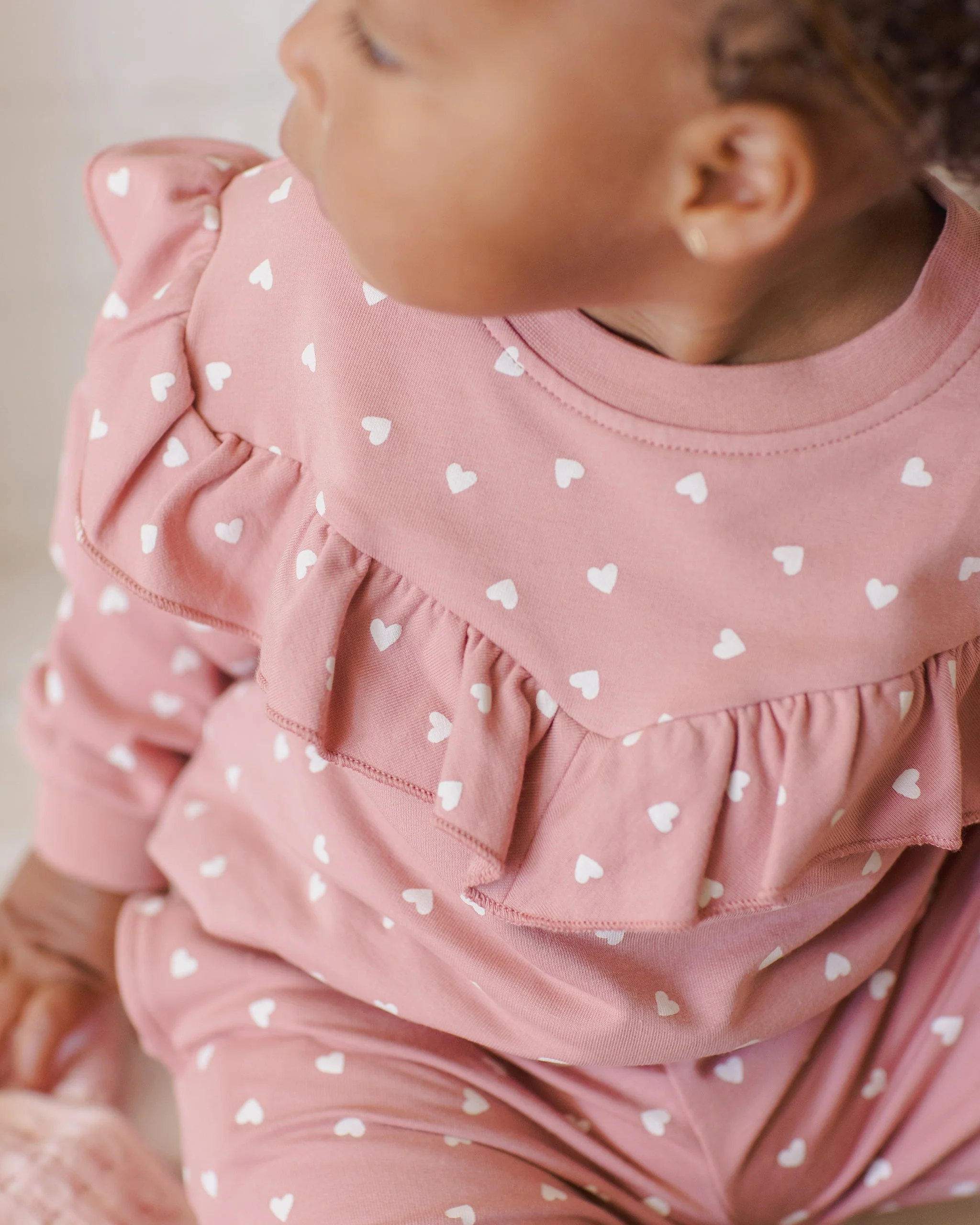-Ruffle Sweatshirt || Lipstick Hearts- - Image 3