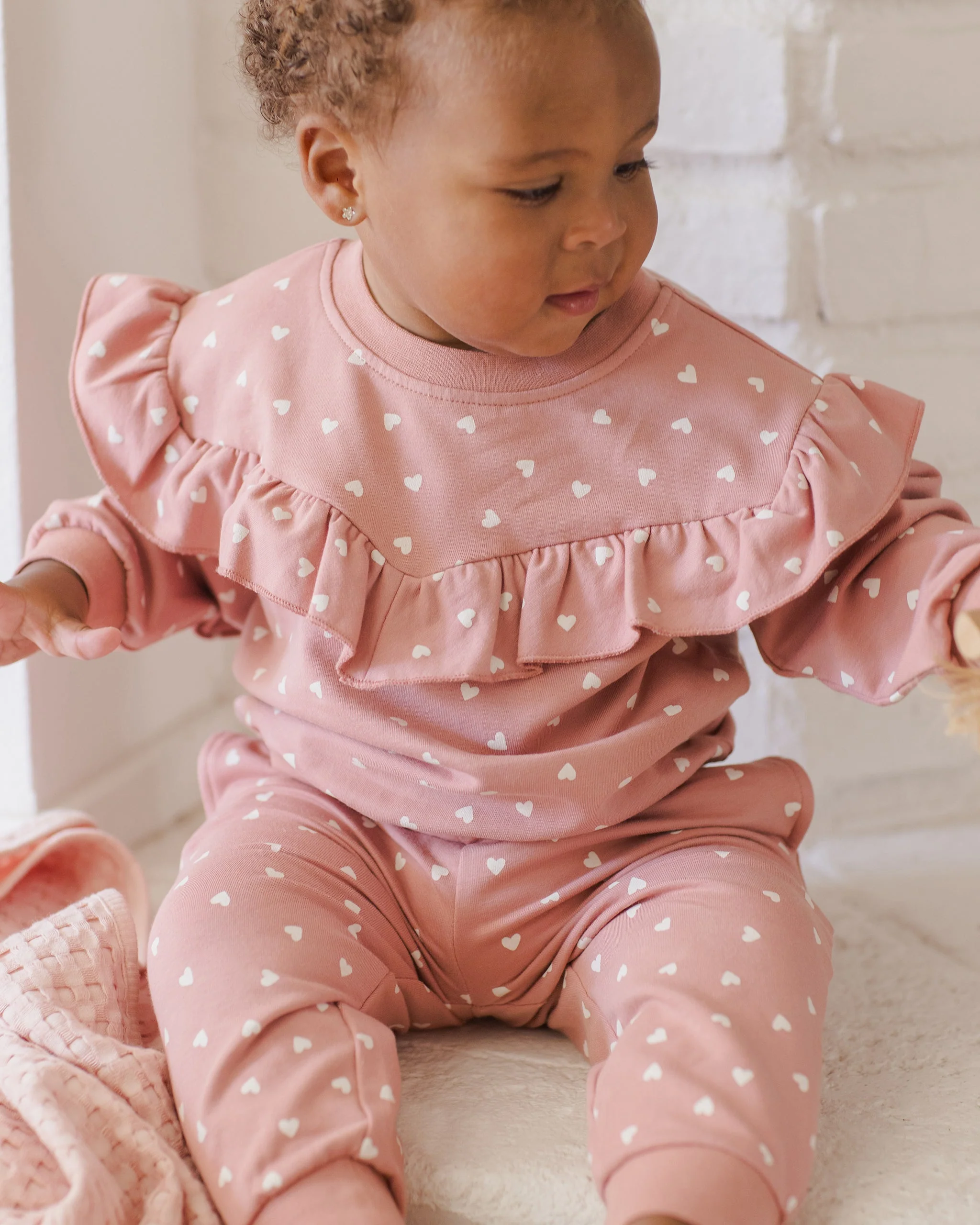 -Ruffle Sweatshirt || Lipstick Hearts- - Image 5