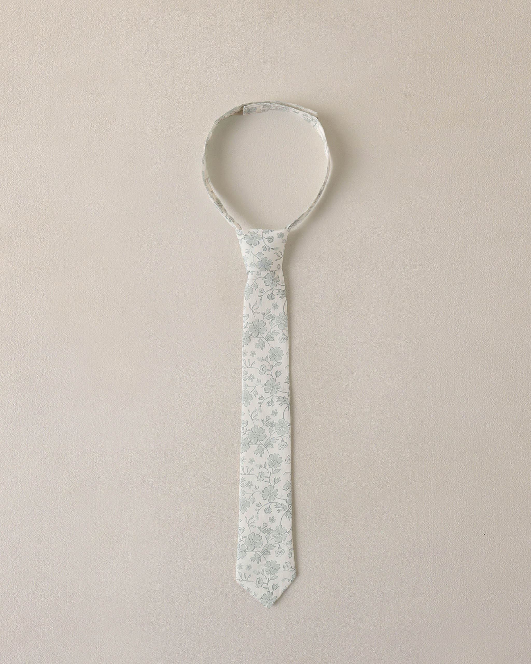 Skinny Tie Sky Floral