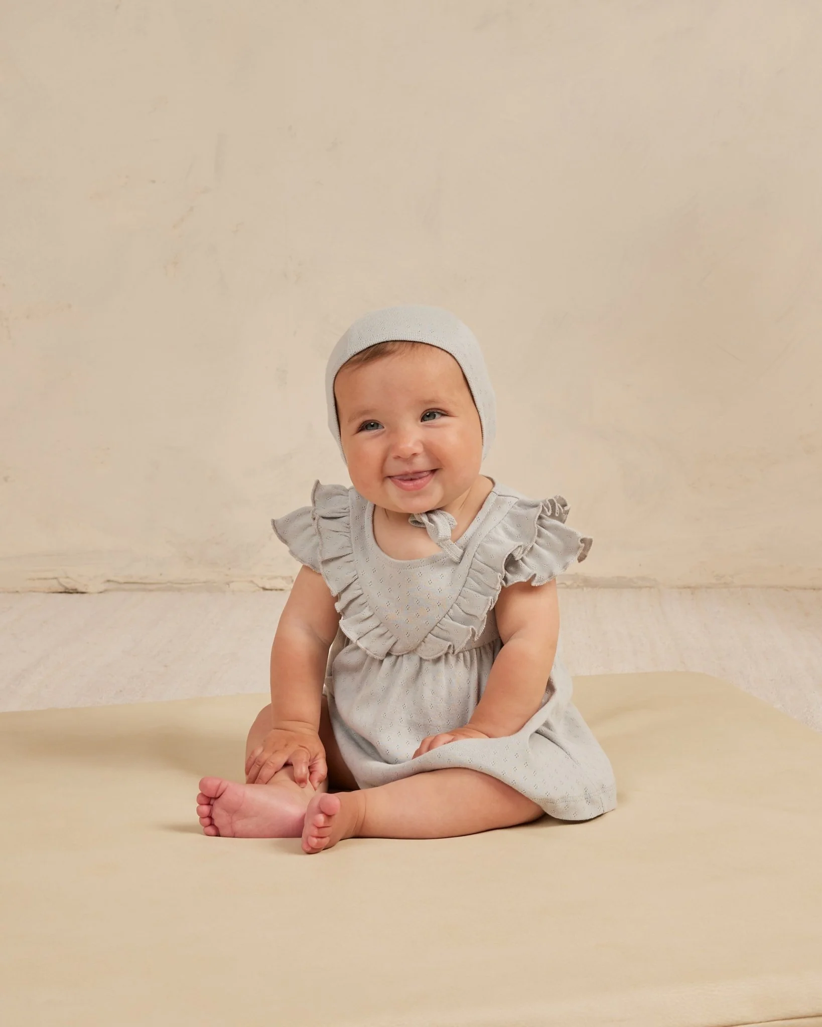 Sleeveless Ruffle V Dress || Cloud - Image 4