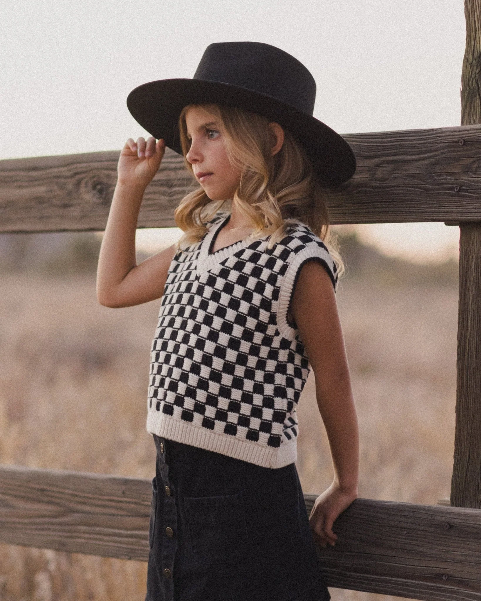 Sweater Vest || Check - Image 4