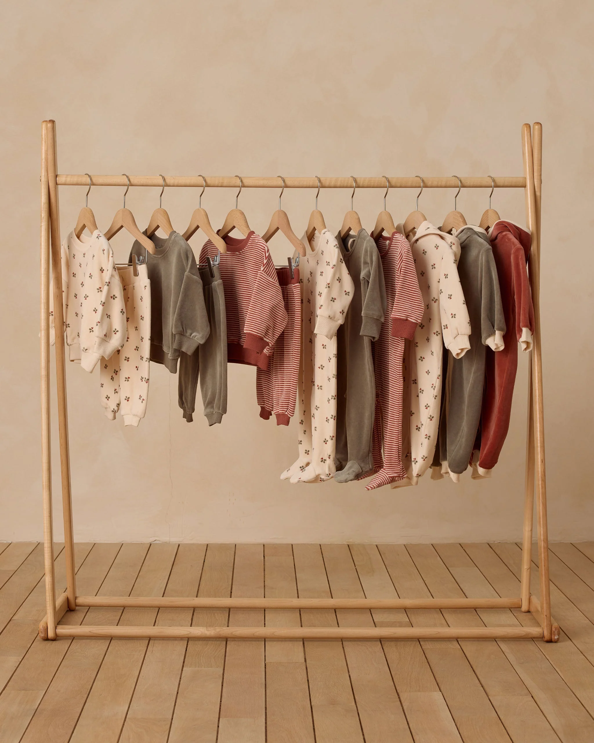 Velour Relaxed Sweatpant || Holly Berry - Image 5