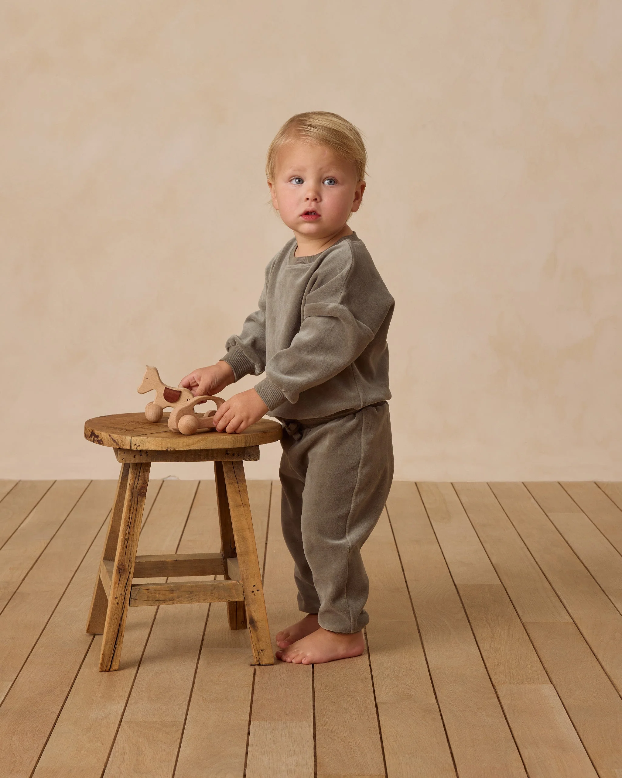 Velour Relaxed Sweatshirt || Forest - Image 2
