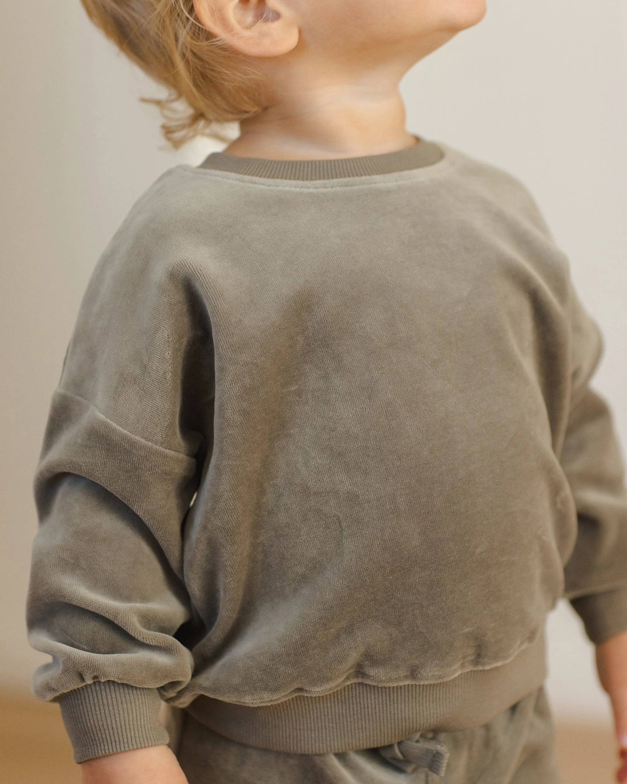 Velour Relaxed Sweatshirt || Forest - Image 3