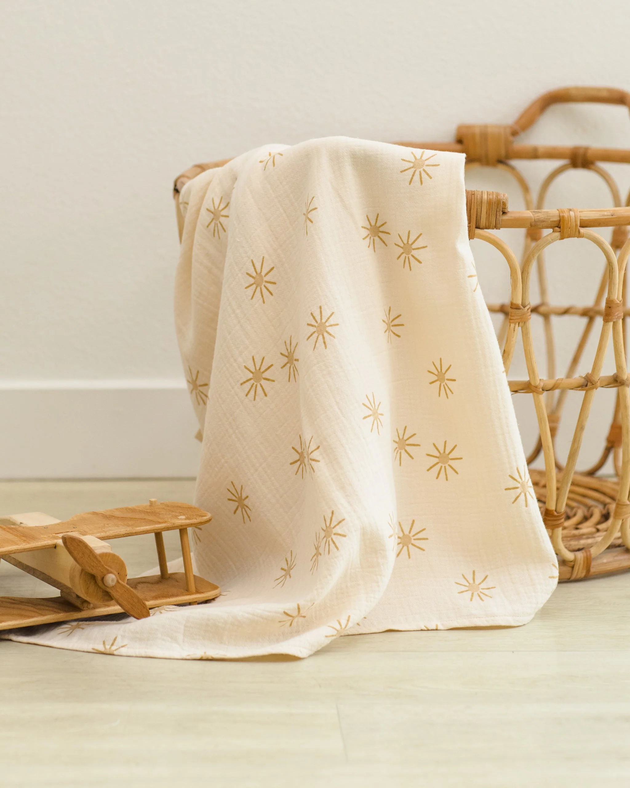 Woven Swaddle Sunburst - Image 3