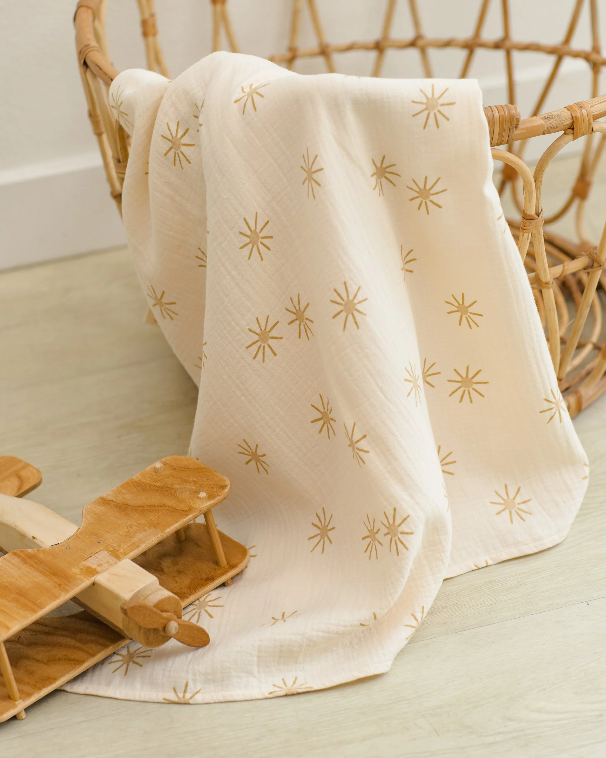 Woven Swaddle Sunburst - Image 4